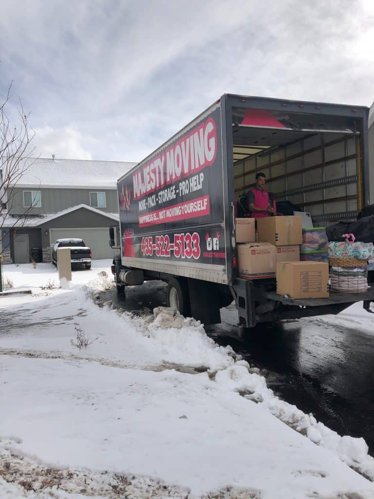 Moving to a Different Climate: A Guide from Mesquite, NV to St. George, UT 2 a majesty moving truck